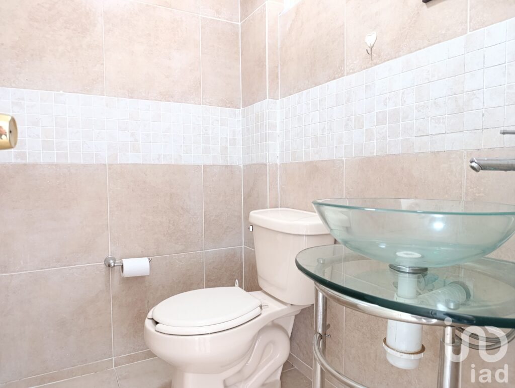 Casa en Venta cerca de Paseo Destino | 3 Recámaras | Cochera para 2 Autos