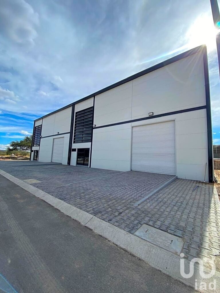 Venta Naves industriales en Querétaro Frente al PIQ (Parque Industrial Querétaro