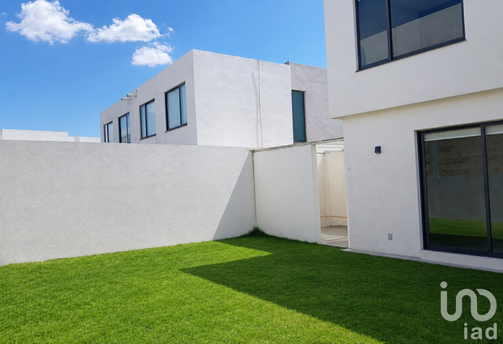Precio de oportunidad casa en venta Villas del Campo, Calimaya con Jardin