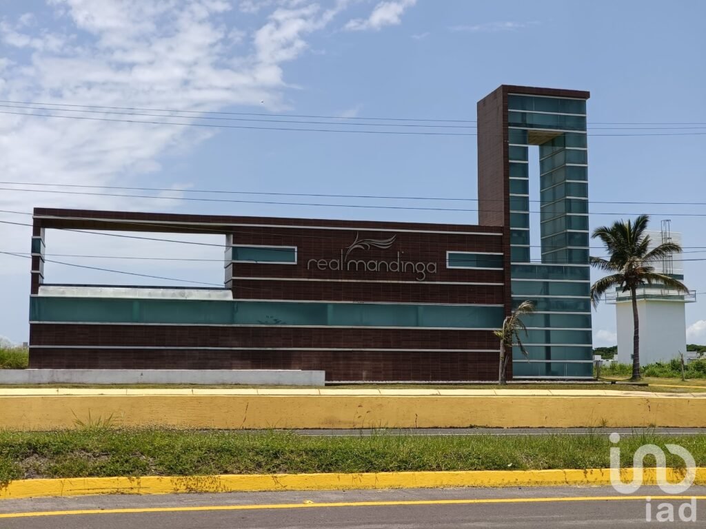 TERRENO EN VENTA EN EL FRECCIONAMIENTO REAL MANDINGA, ALVARADO VERACRUZ.