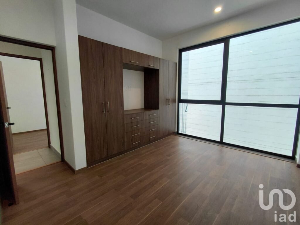 Venta de amplio y luminoso departamento en tranquilo rincón de la Escandón