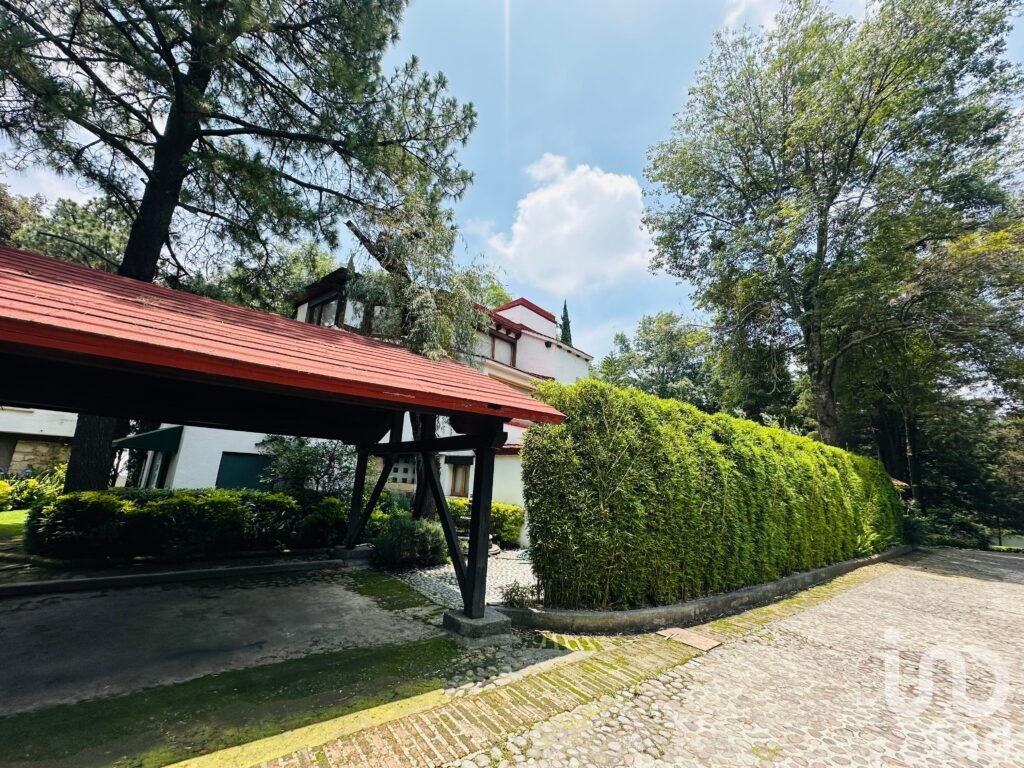 Casa en Venta en Rancho San Francisco | Elegancia, Exclusividad y Naturaleza