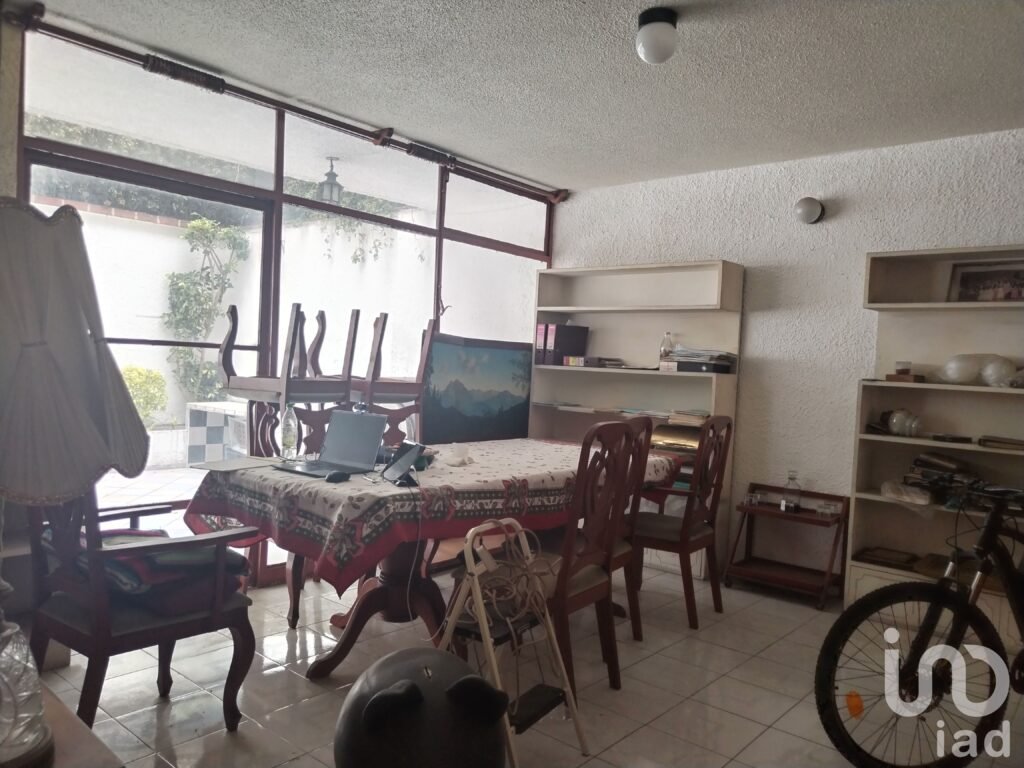 Amplia Casa en Narvarte Oriente, con Balcón y Electrificación de Seguridad