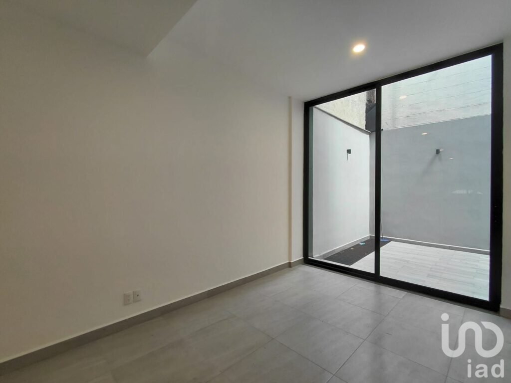 Venta de amplio departamento en la Escandón con patio interior