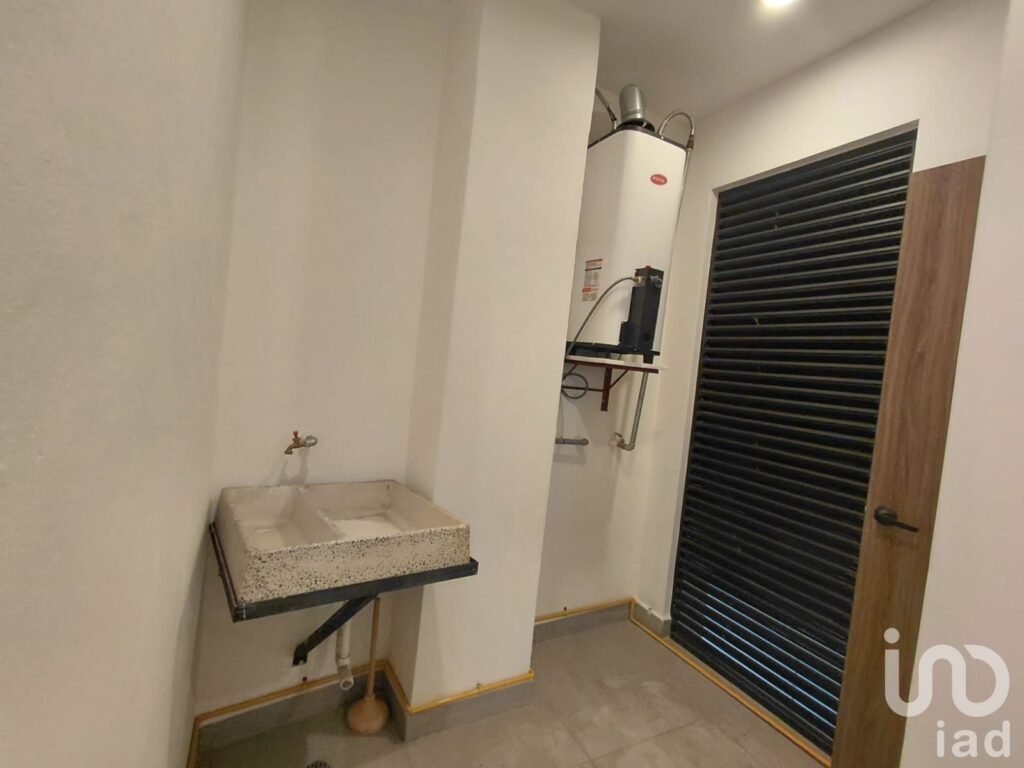 Venta de amplio departamento en la Escandón con patio interior