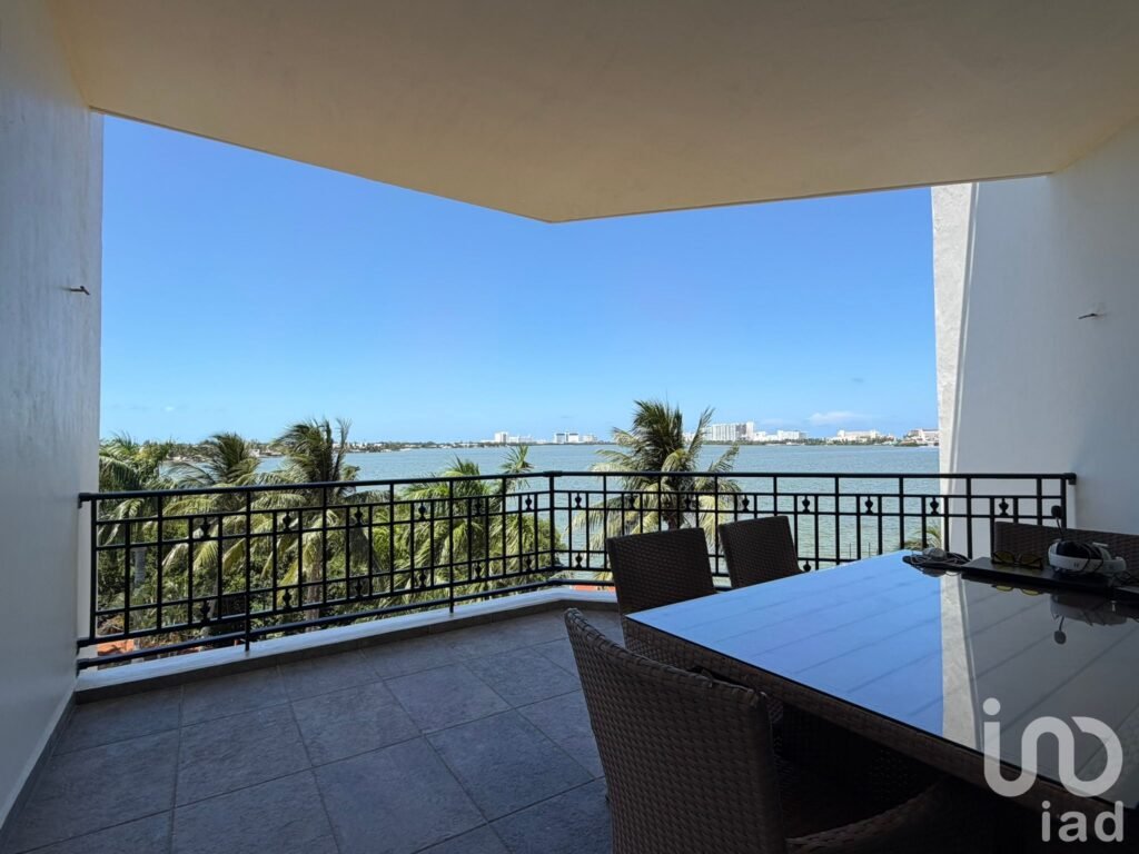 Departamento En Venta Isla Dorada, 3 Recámaras, Cuarto de Servicio