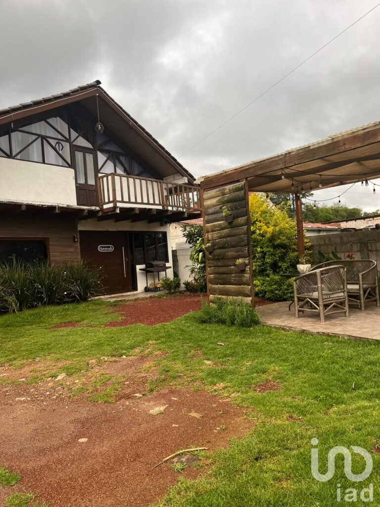 Casa tipo Cabaña muy amplia Amueblada en Renta en Huasca Petfriendly con Jardín