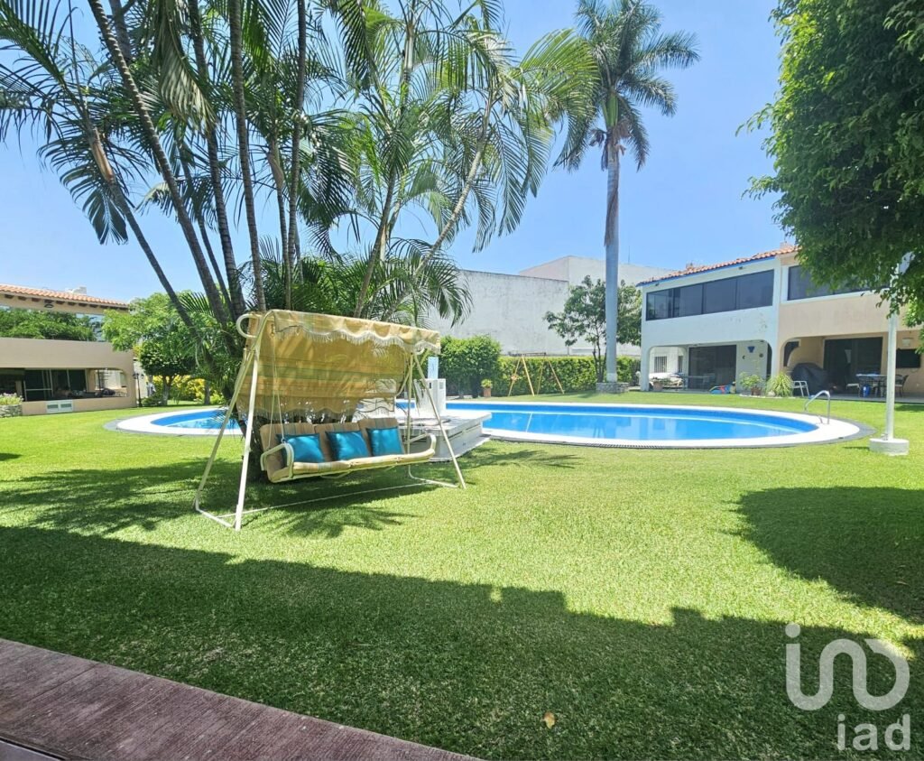 Casa en Venta en Las Villas II  junto al Club de Golf Santa Fe Xochitepec   Morelos