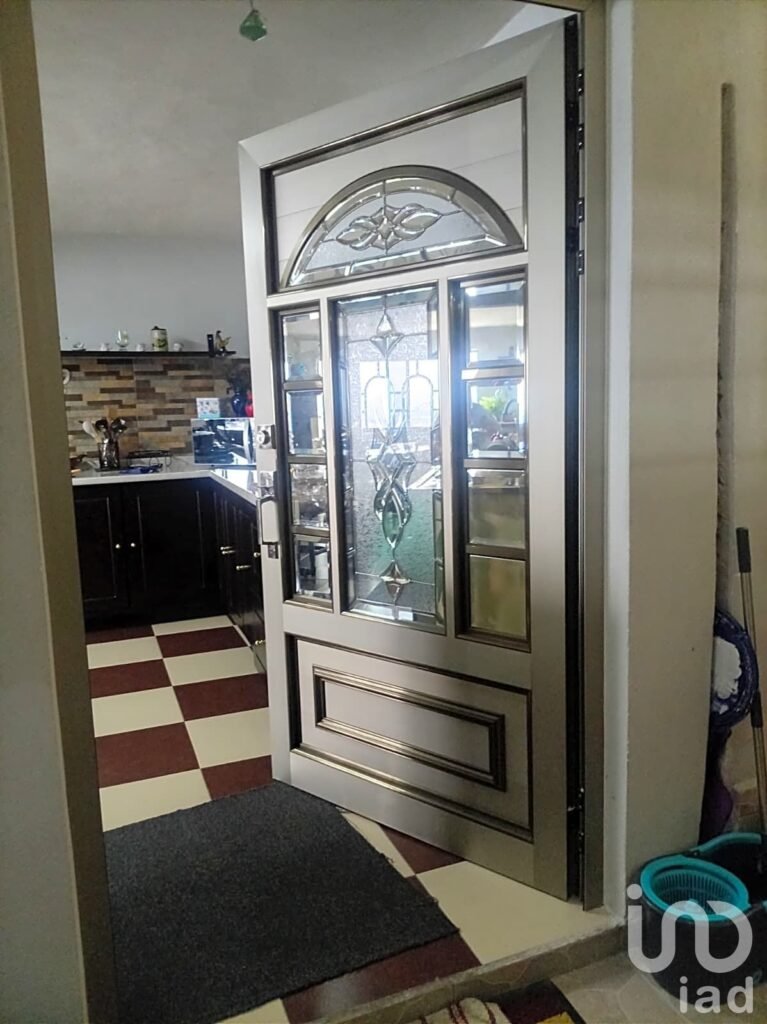 CASA EN VENTA de 4 NIVELES en Rinconada San Marcos, Tultitlán
