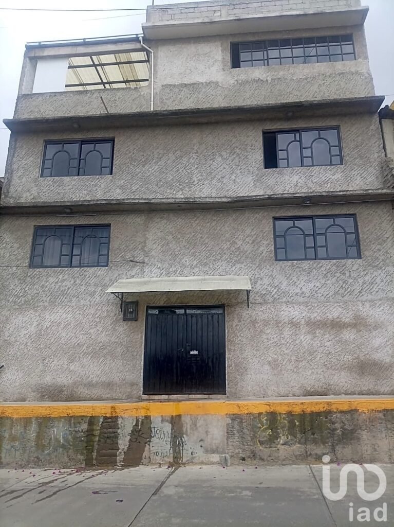 CASA EN VENTA de 4 NIVELES en Rinconada San Marcos, Tultitlán