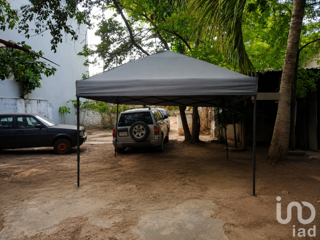 Venta de Terreno Urbanizado en Cancún sobre avenida principal para desarrollo mixto