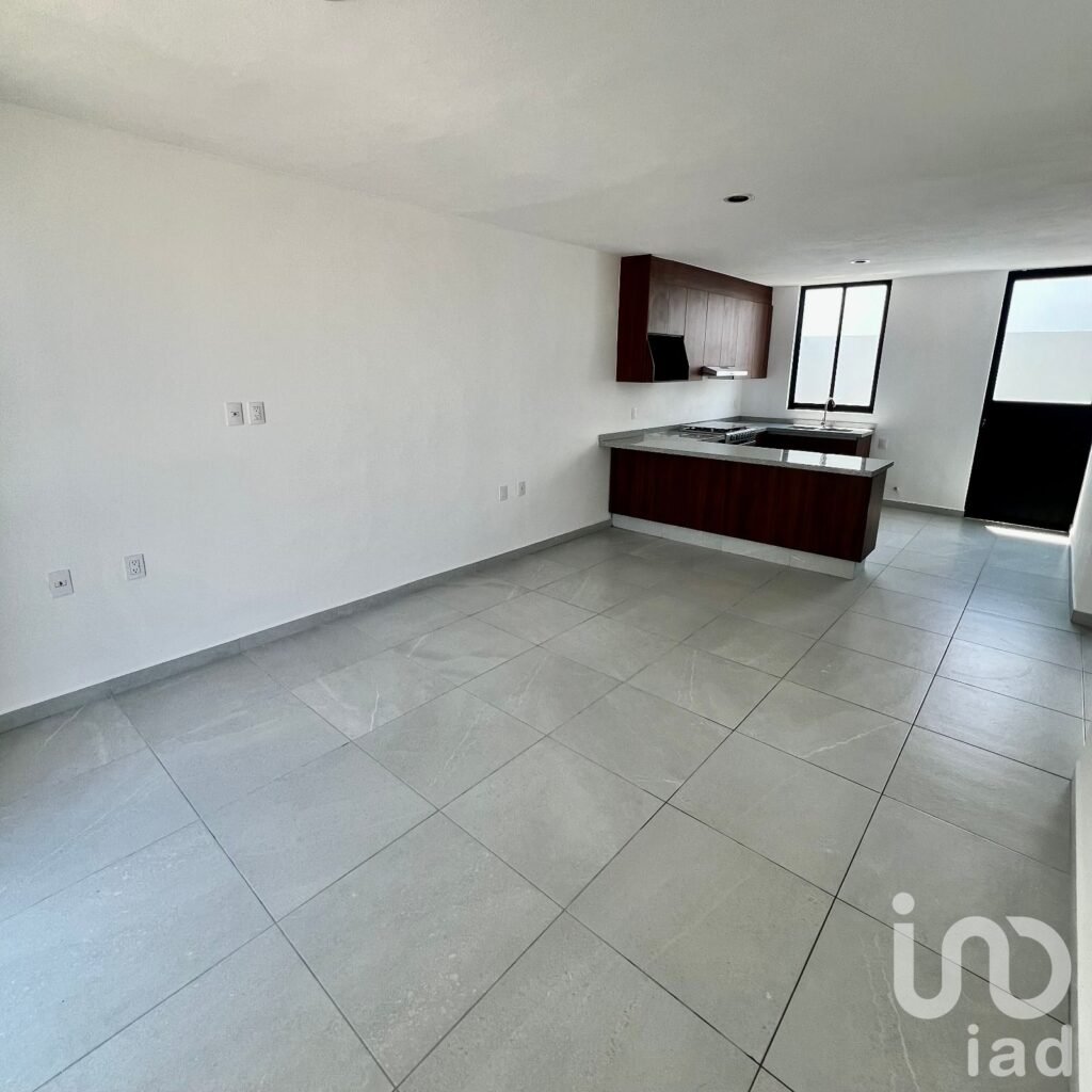 CASA EN VENTA UNA PLANTA CIUDAD MADERAS QUERETARO
