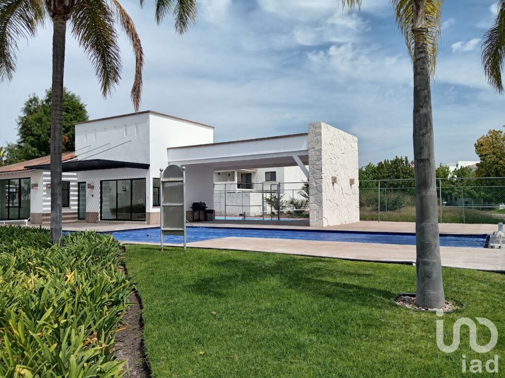 CASA EN VENTA UNA PLANTA CIUDAD MADERAS QUERETARO