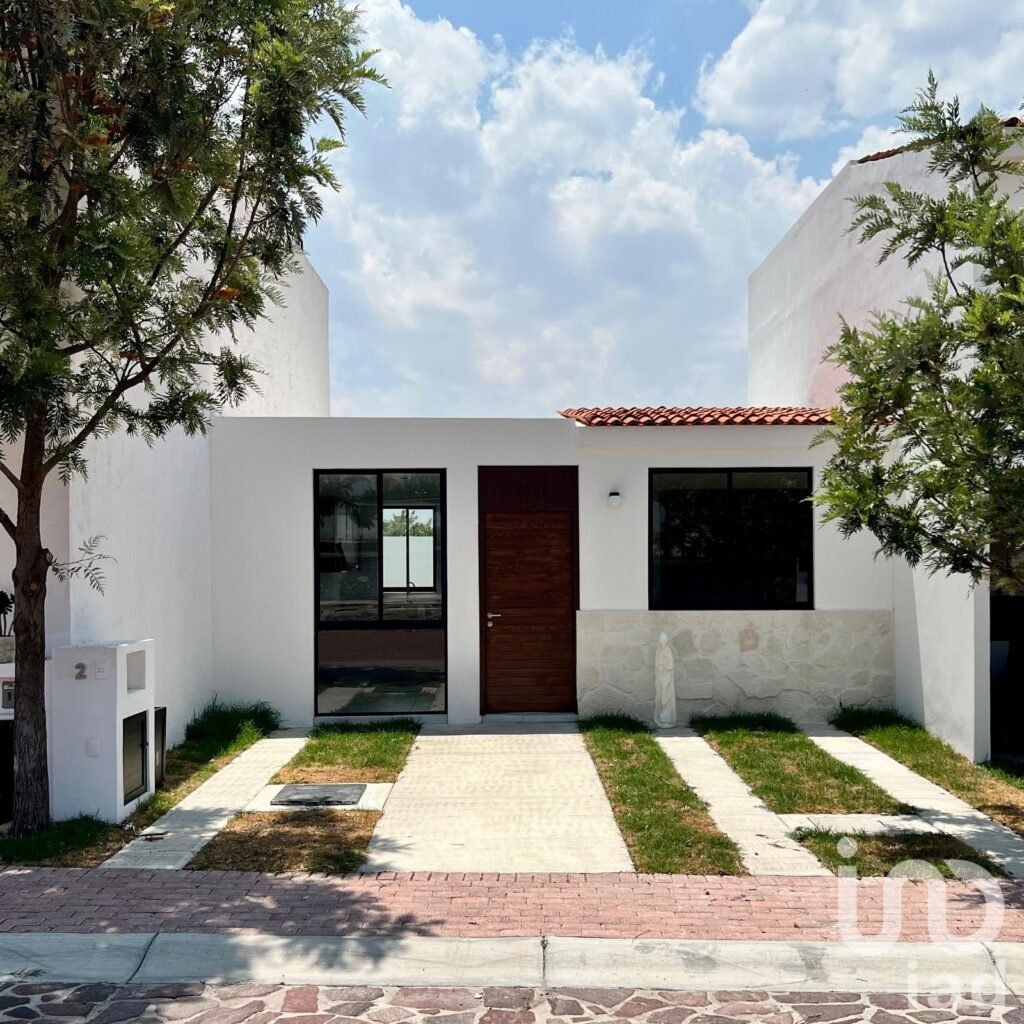 CASA EN VENTA UNA PLANTA CIUDAD MADERAS QUERETARO