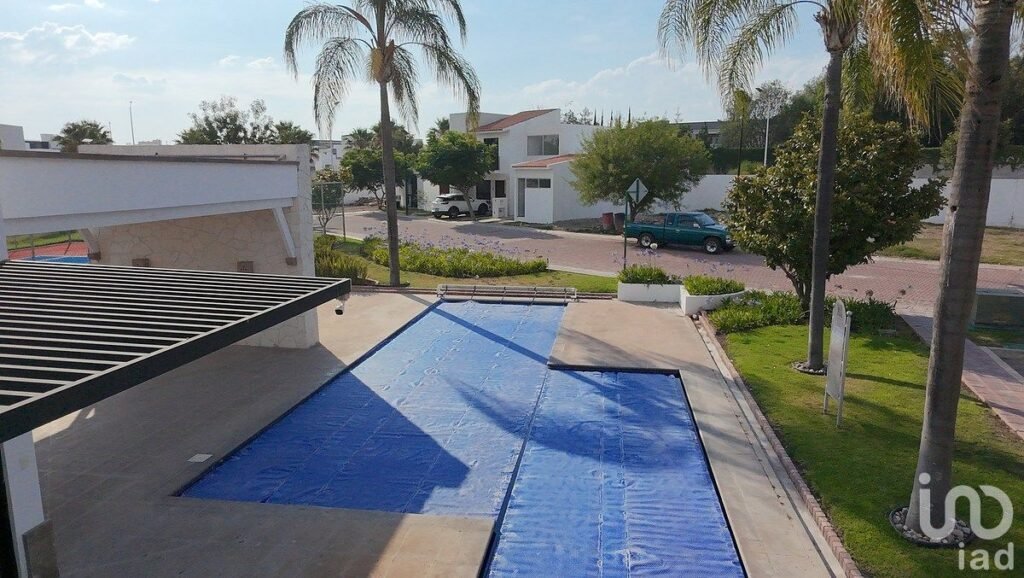 CASA EN VENTA UNA PLANTA CIUDAD MADERAS QUERETARO