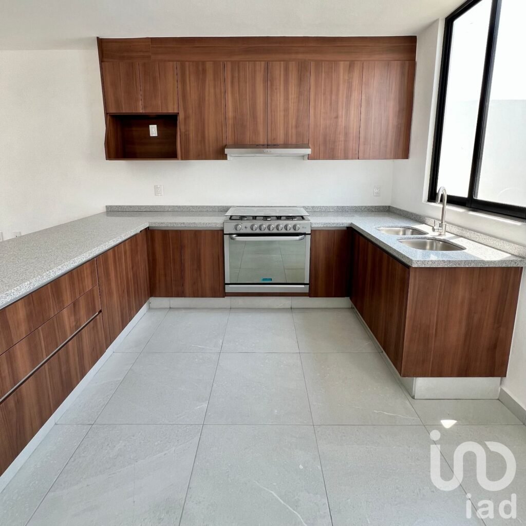 CASA EN VENTA UNA PLANTA CIUDAD MADERAS QUERETARO
