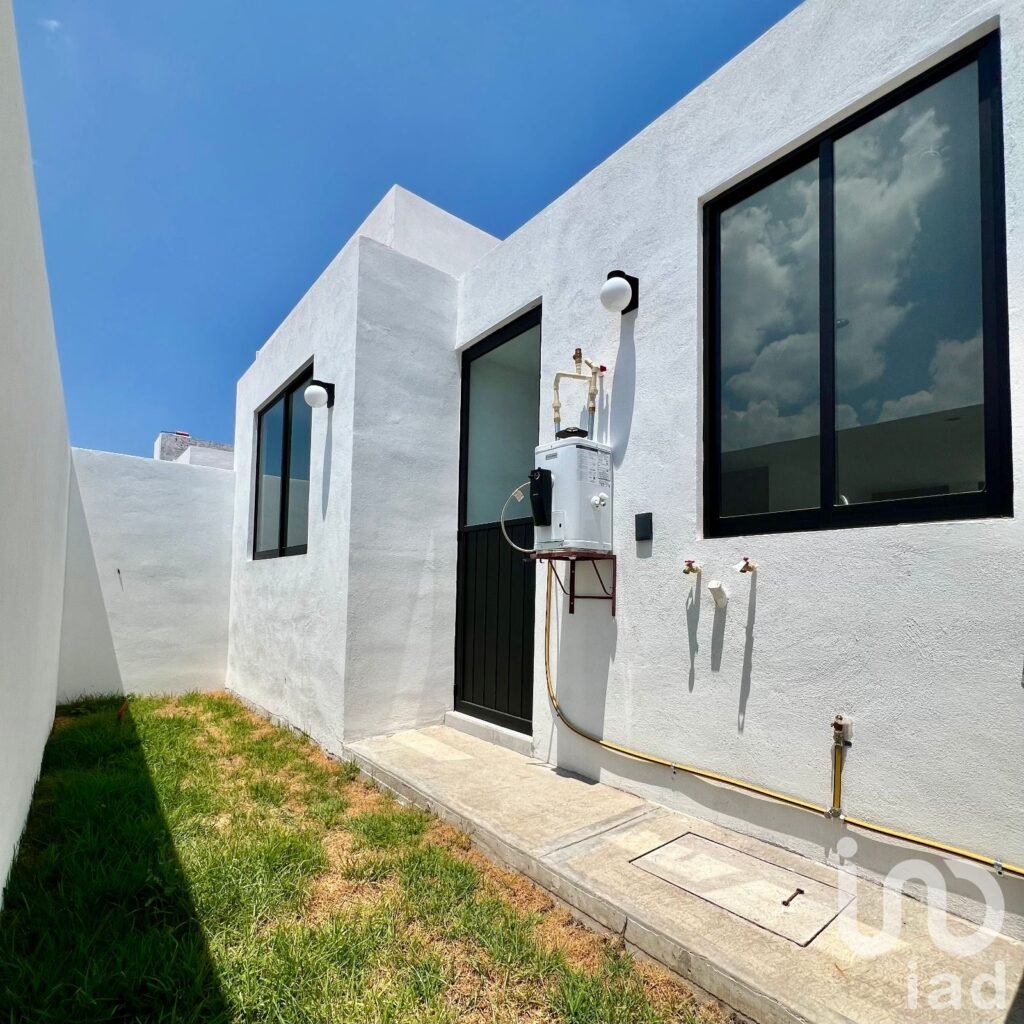 CASA EN VENTA UNA PLANTA CIUDAD MADERAS QUERETARO