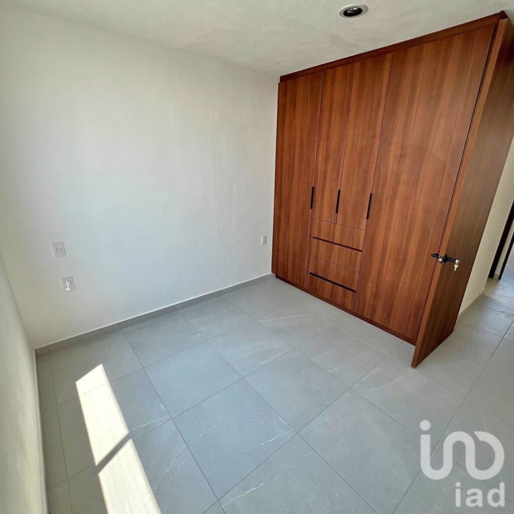 CASA EN VENTA UNA PLANTA CIUDAD MADERAS QUERETARO