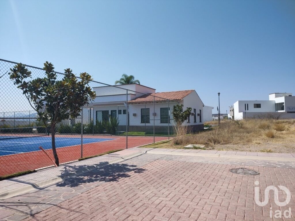 CASA EN VENTA UNA PLANTA CIUDAD MADERAS QUERETARO