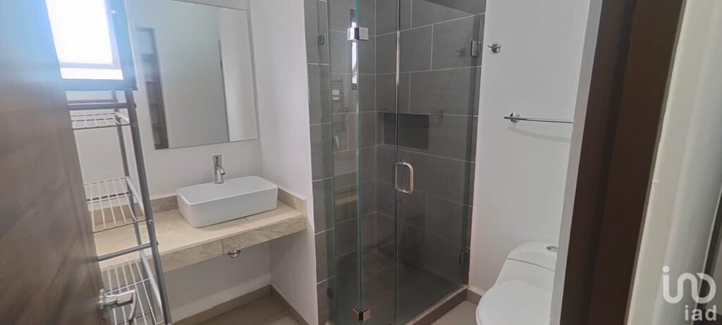 Casa en Venta en Bosques de Santa Rita equipada con closets y cocina