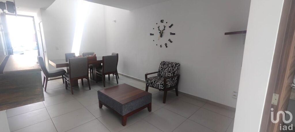Casa en Venta en Bosques de Santa Rita equipada con closets y cocina
