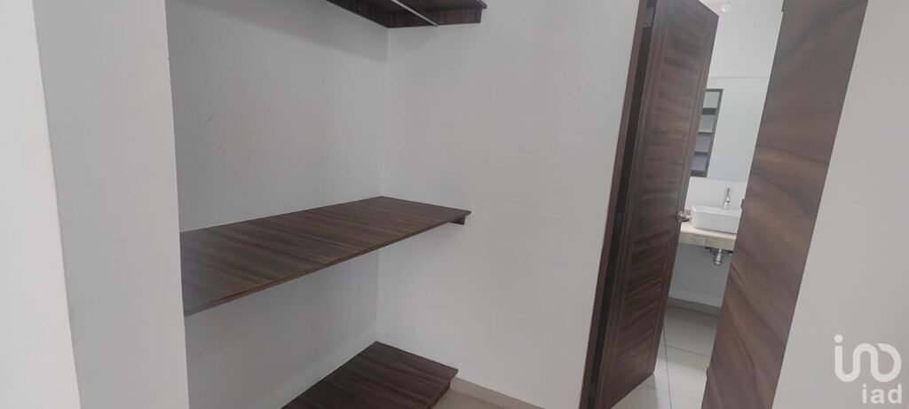 Casa en Venta en Bosques de Santa Rita equipada con closets y cocina