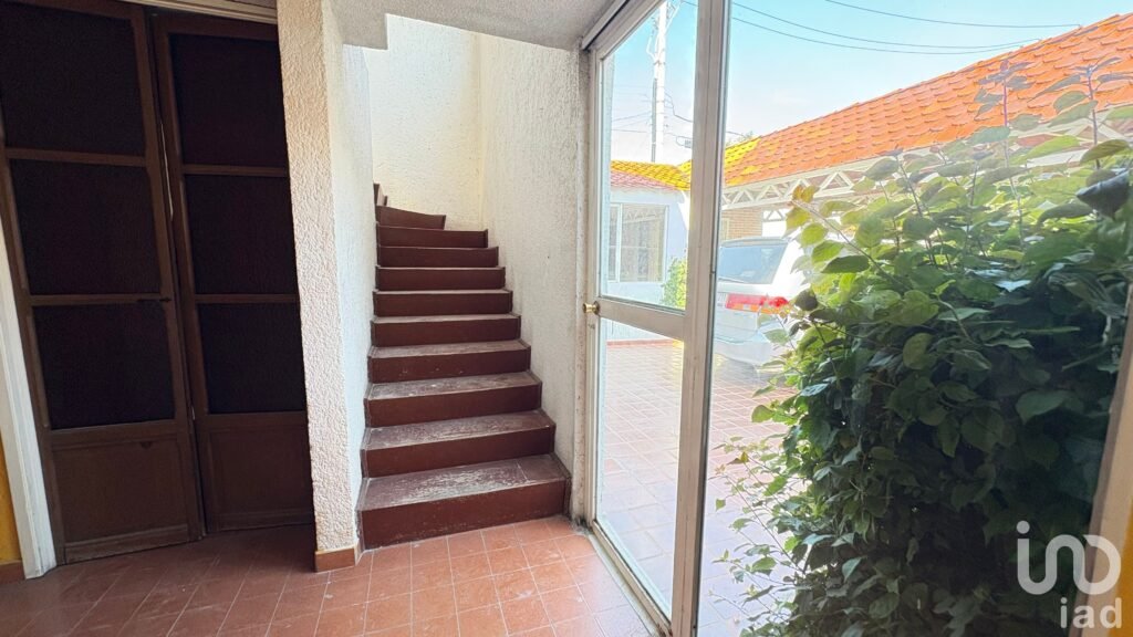 Se renta amplia casa con jardín para comercio, en Constitución, Pachuca, Hidalgo
