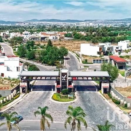Terreno en venta frente a lago en Hacienda Carlota, Corregidora, Querétaro