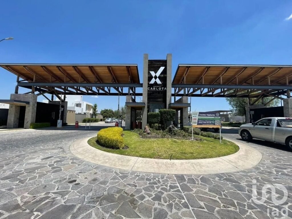 Terreno en venta frente a lago en Hacienda Carlota, Corregidora, Querétaro