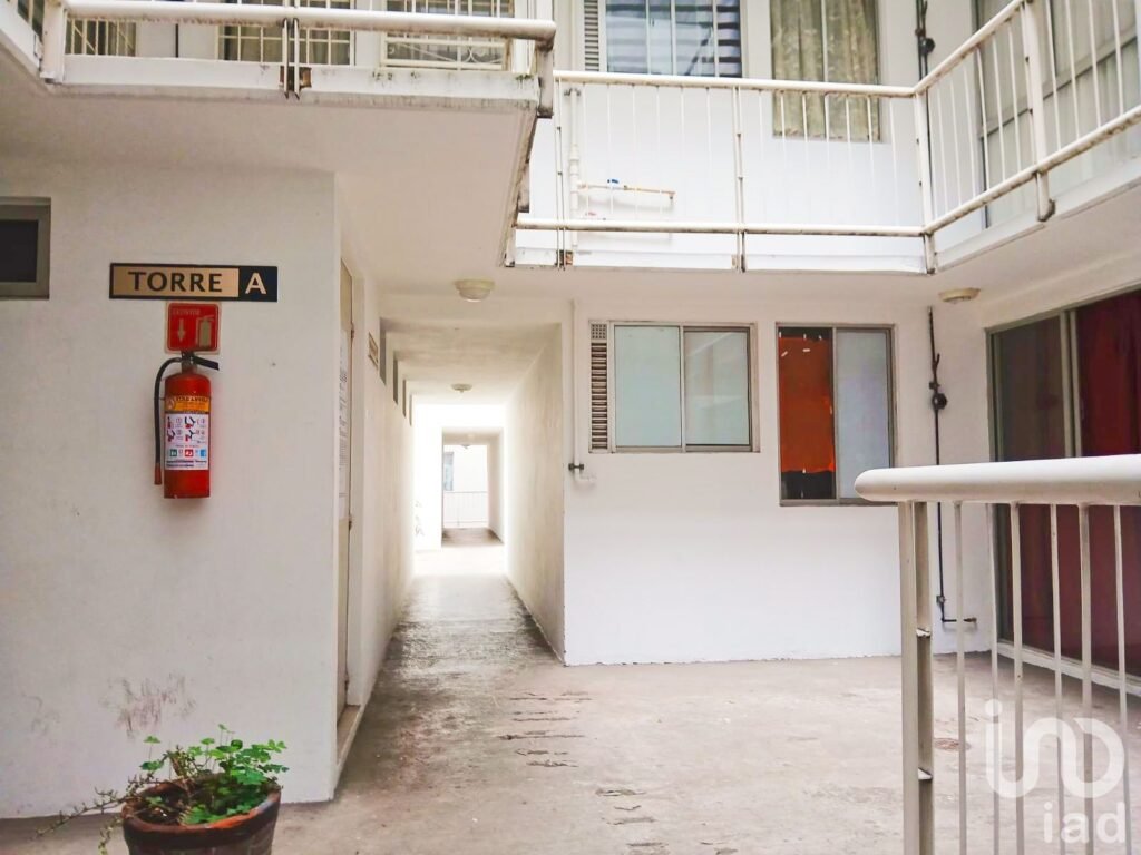 DEPARTAMENTO  EN VENTA EN CALLE PERALVILLO 127 COLONIA MOERLOS CUAUHTEMOC