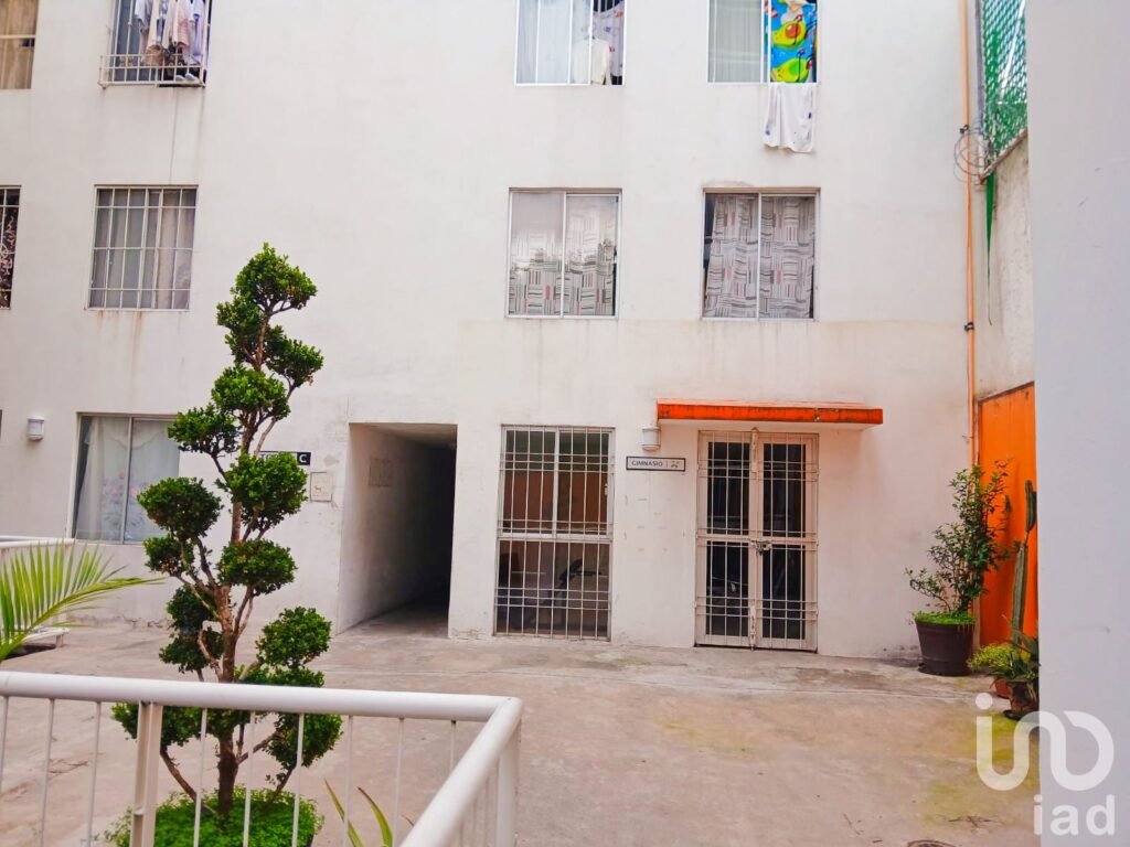DEPARTAMENTO  EN VENTA EN CALLE PERALVILLO 127 COLONIA MOERLOS CUAUHTEMOC
