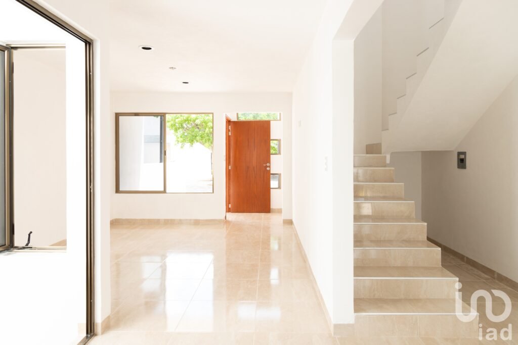 CASA EN VENTA PRIVADA AVENIDA CONKAL, YUCATAN