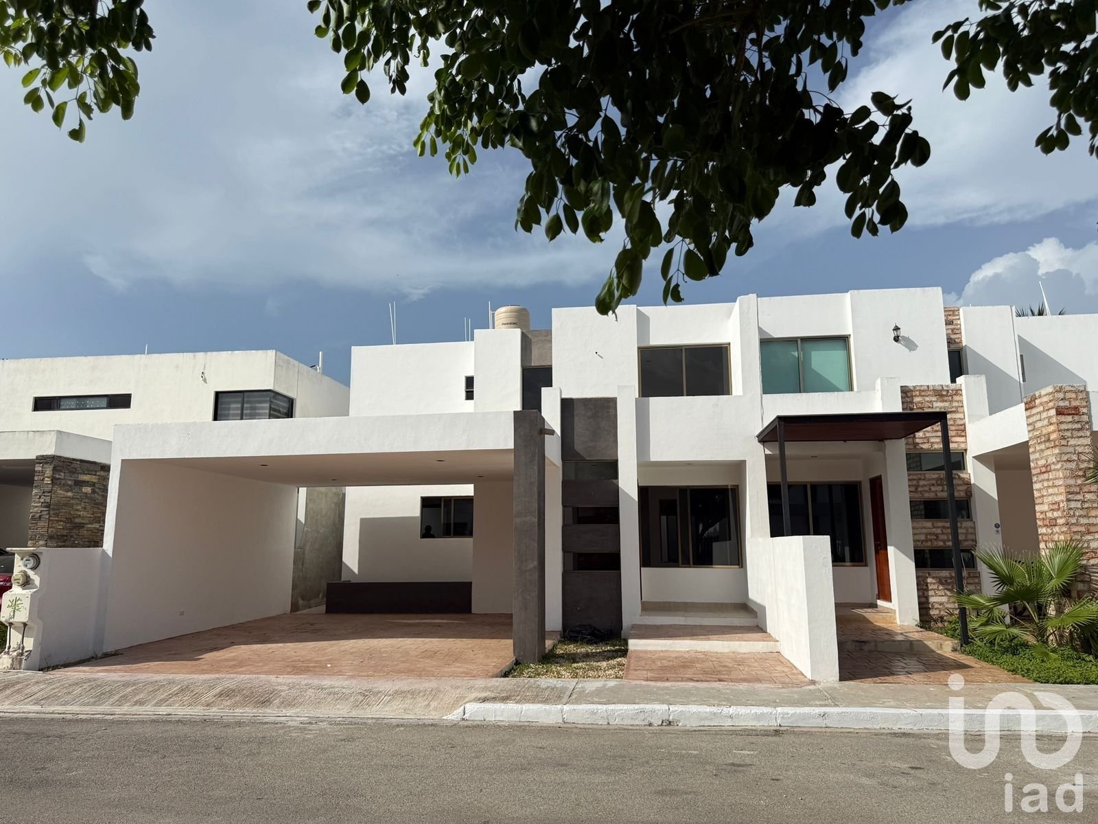 CASA EN VENTA PRIVADA AVENIDA CONKAL, YUCATAN