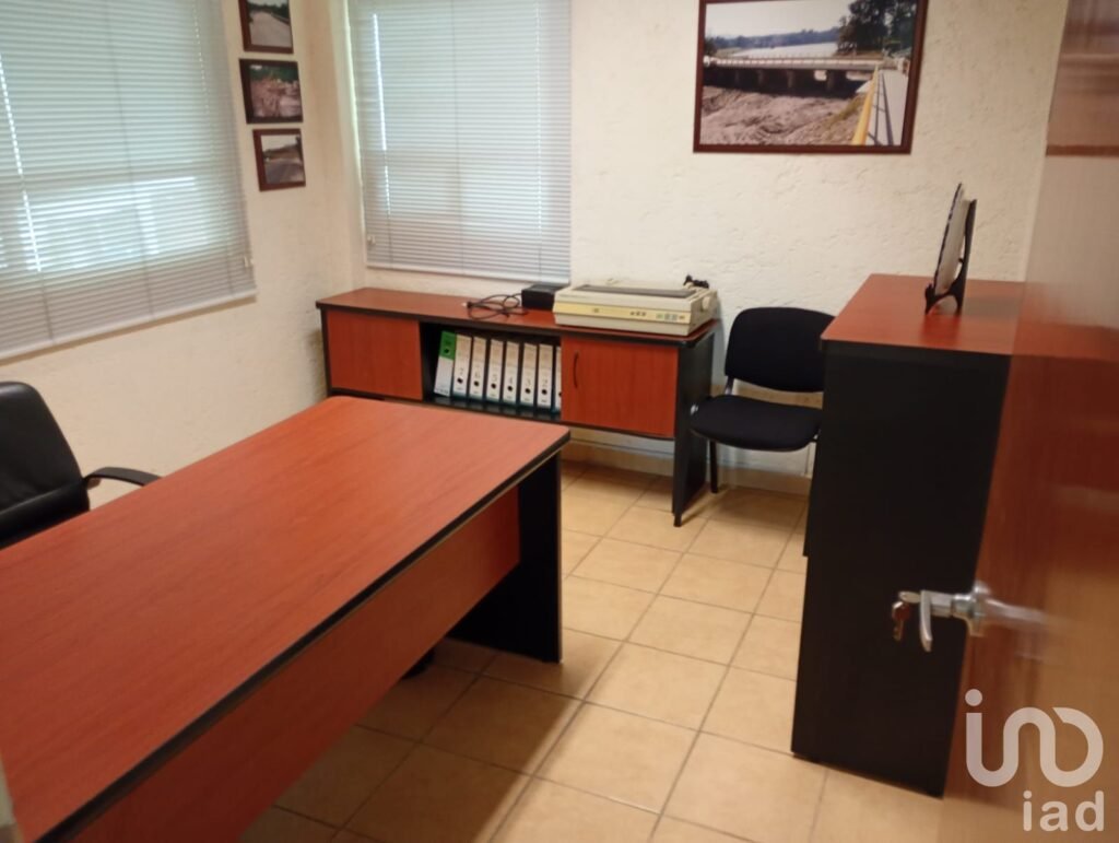 Se rentan oficinas  amuebladas a cinco minutos de AGUA AZUL