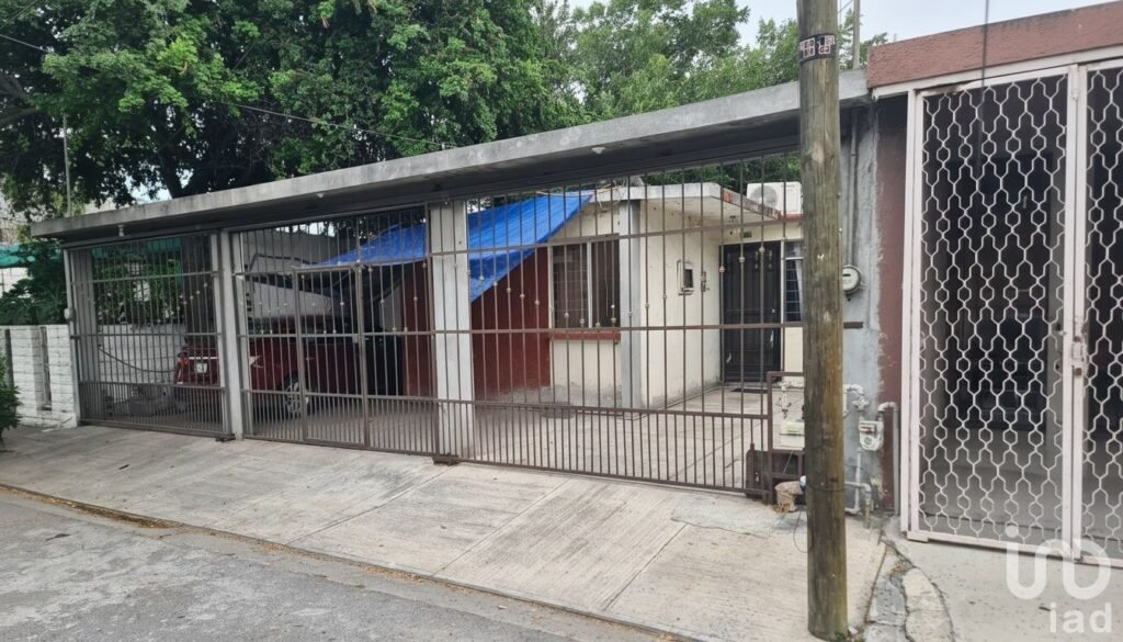 ¡ATENCIÓN INVERSIONISTAS! Casa en Venta en Mitras Norte (Zona Cumbres)