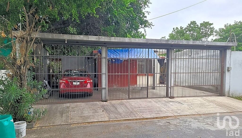 ¡ATENCIÓN INVERSIONISTAS! Casa en Venta en Mitras Norte (Zona Cumbres)