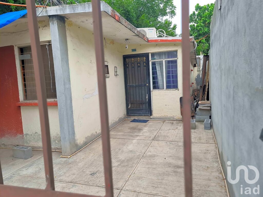 ¡ATENCIÓN INVERSIONISTAS! Casa en Venta en Mitras Norte (Zona Cumbres)