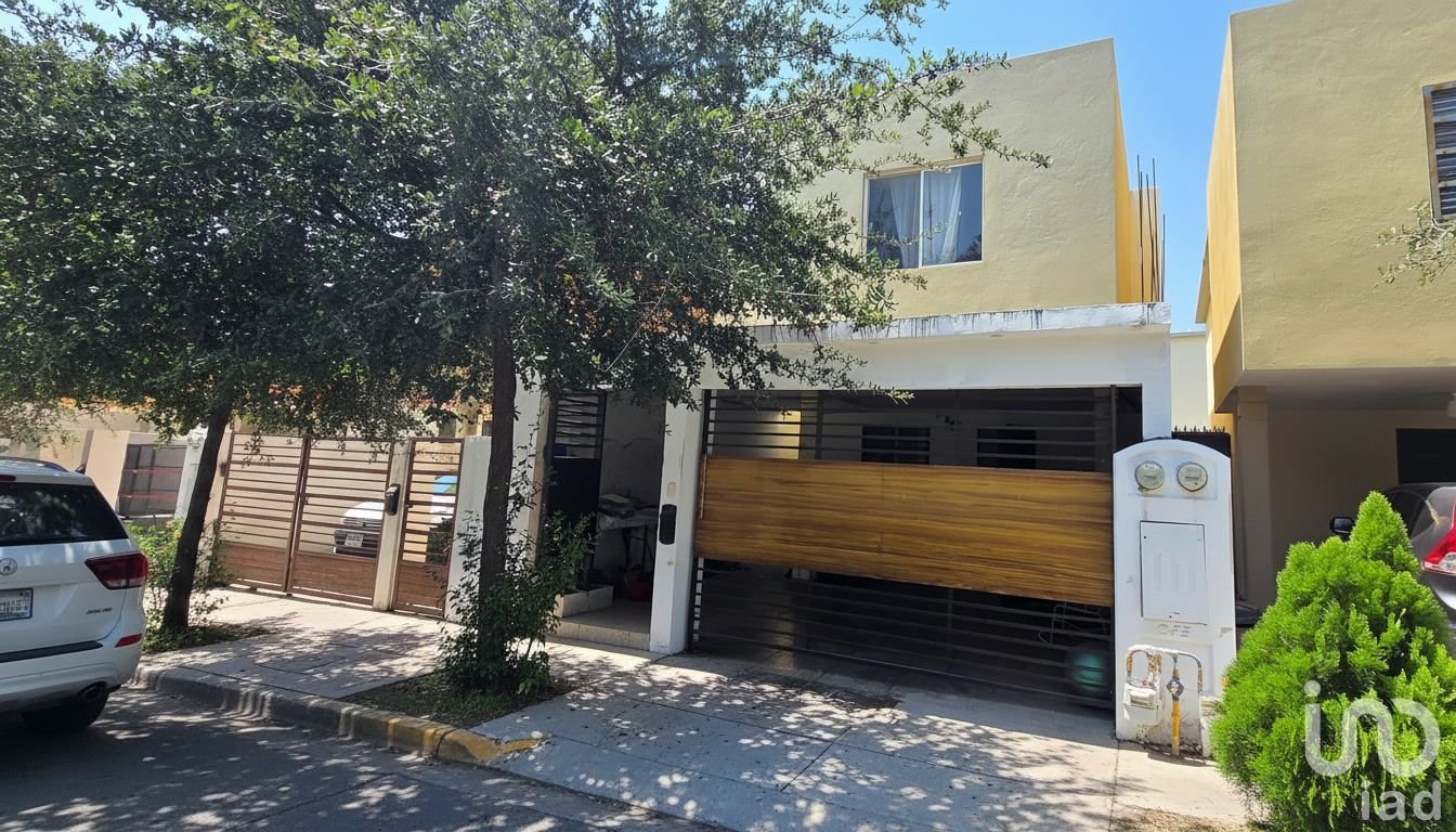 Casa en Venta en Mitras Poniente Sector Toledo (Zona Cumbres García) Casa en Venta en Mitras Poniente Sector Toledo (Zona Cumbres García)