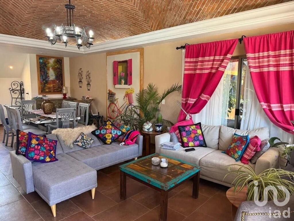 CASA EN VENTA EN AJIJIC