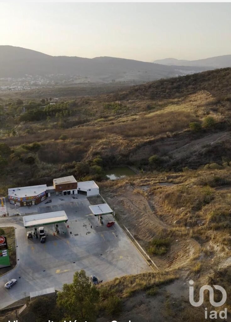 SE VENDE TERRENO EN TLAJOMULCO DE ZUÑIGA JALISCO EN LA AVENIDA DE PEDRO PARRA CENTENO
