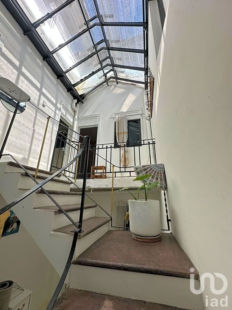 Venta de casa Col. Roma con local comercial