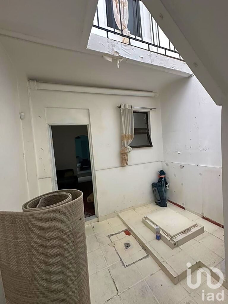 Venta de casa Col. Roma con local comercial