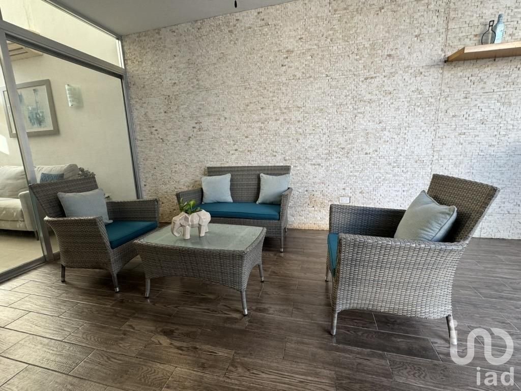 CASA EN VENTA EN PRIVADA SANTA GERTRUDIS COPO, CON PANELES SOLARES Y PISCINA