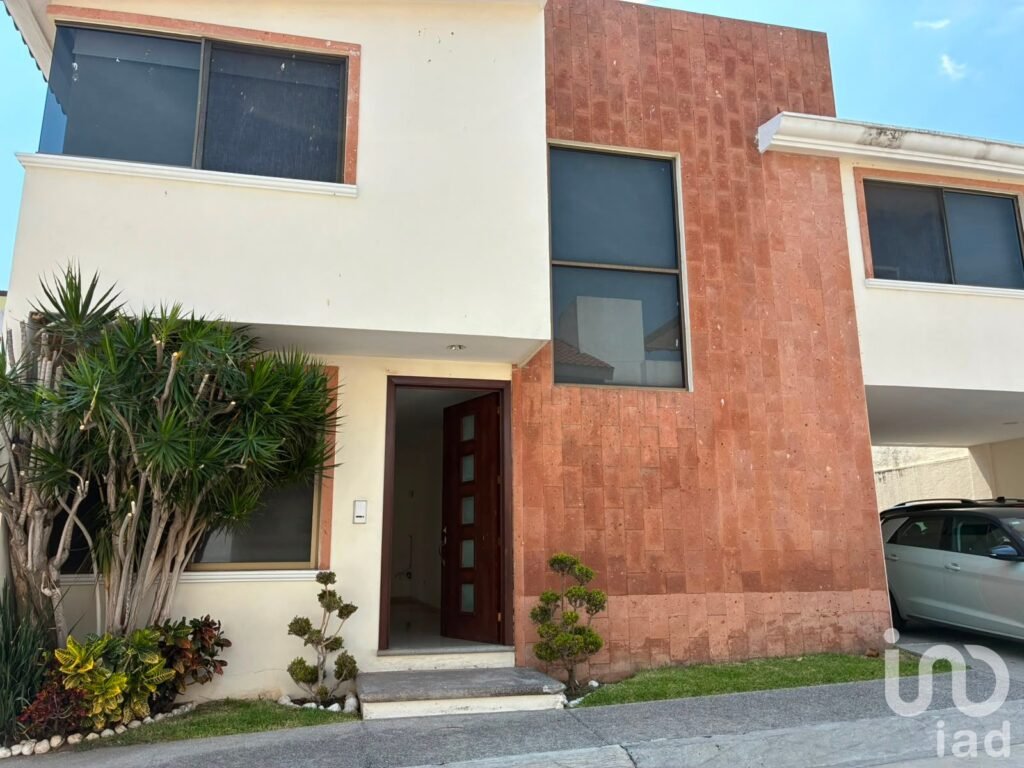 CASA EN VENTA EN ACAPANTZINGO, CUERNAVACA