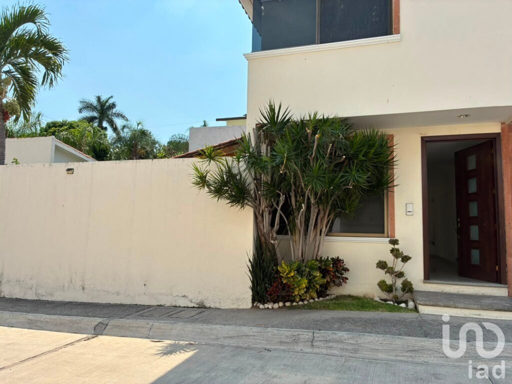 CASA EN VENTA EN ACAPANTZINGO, CUERNAVACA