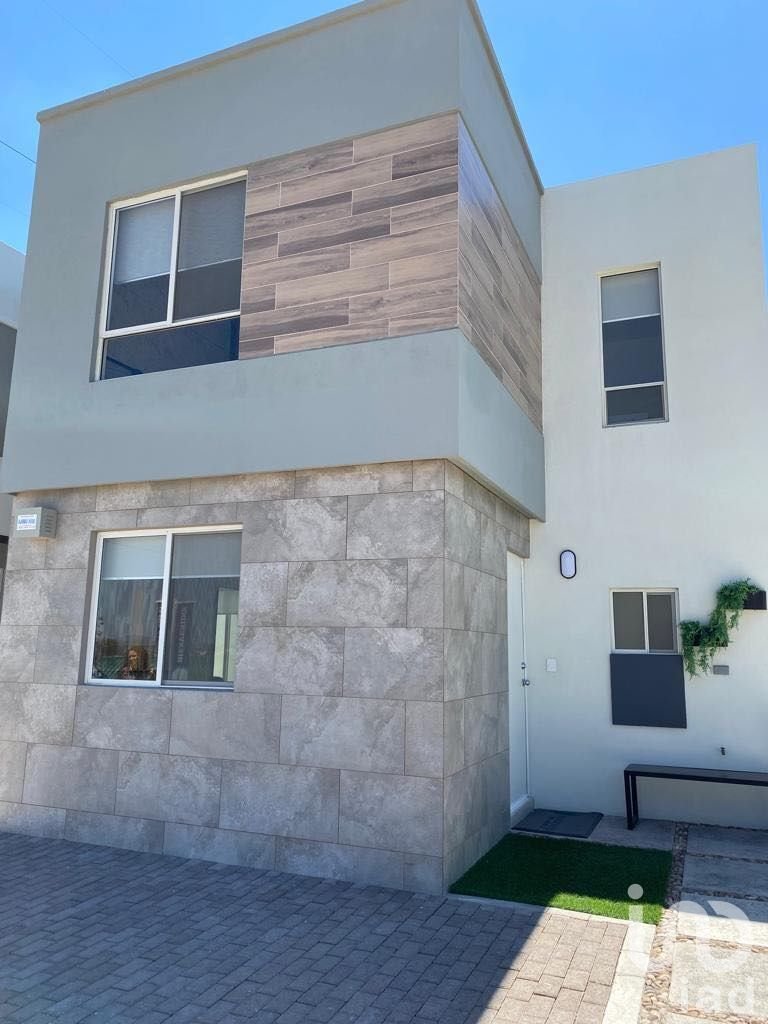 VENTA CASA EN EL MARQUES, CERCA AUTOPISTA 57