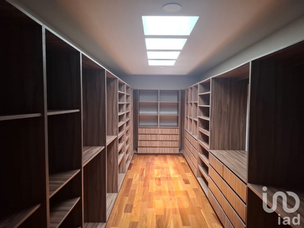 Casa de lujo con alberca y recámara en PB, en renta – El Campanario