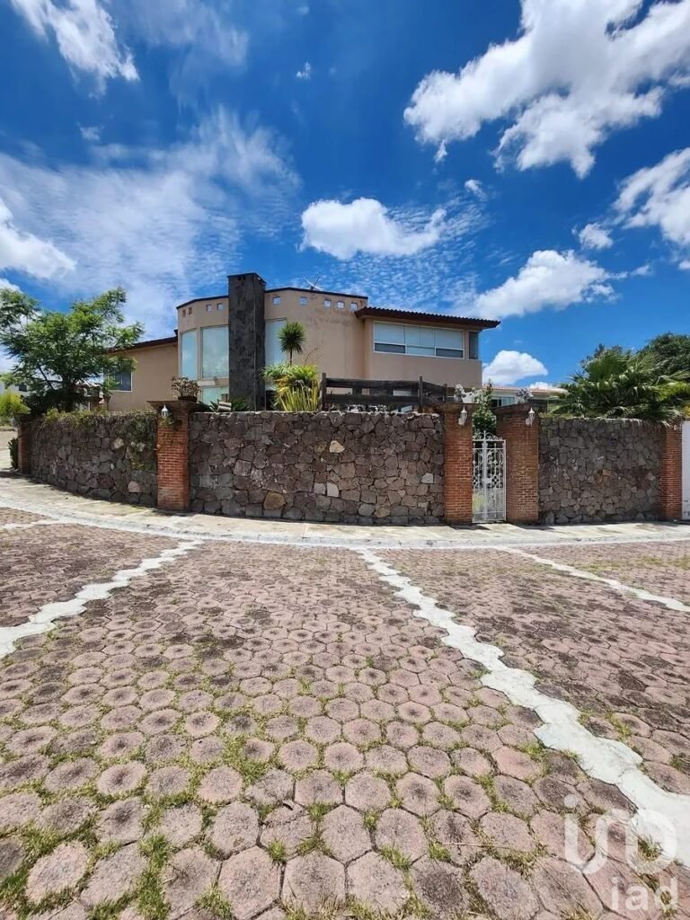 Residencia en RENTA en Residencial Campastre Haras sección Fincas