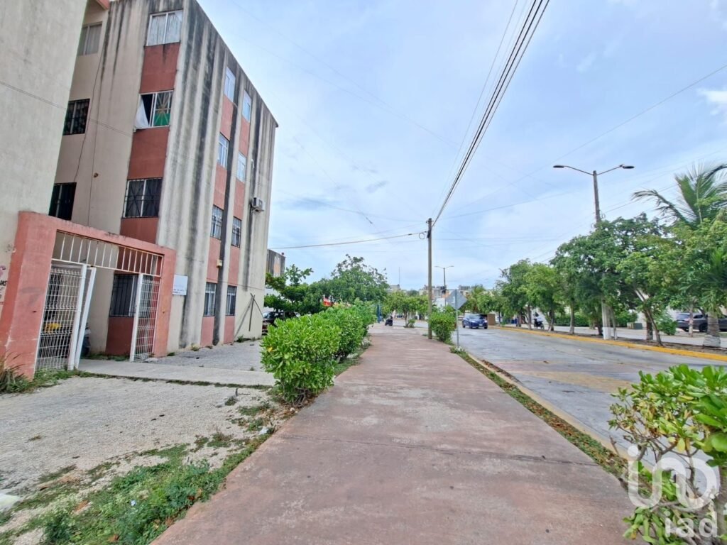 Venta departamento sobre el Boulevard Paraíso Maya 4