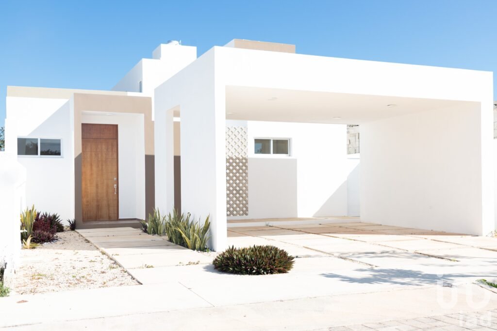 CASA EN VENTA PRIVADA FIORA, CHOLUL YUCATAN